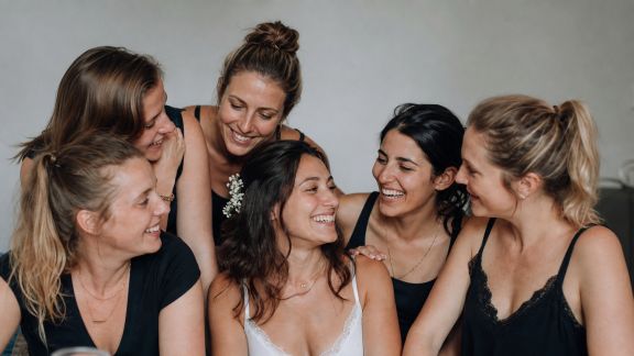 Astuces pour réussir des photos de groupe dynamiques lors de l’EVJF