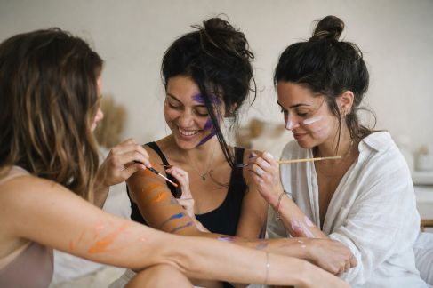 Initiation au body painting : exprimez votre créativité entre amies