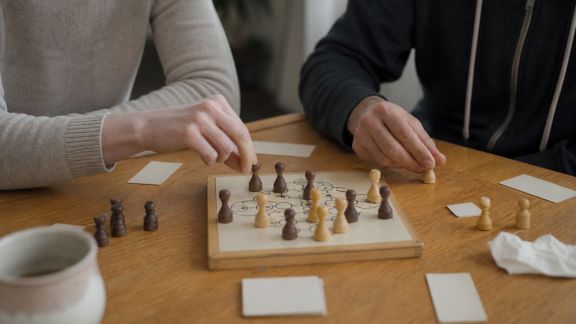 Jeux autour des couples célèbres : tester ses connaissances de façon originale