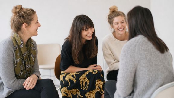 Animaux ou motifs fun : intégrer l’imprimé décalé à la tenue EVJF