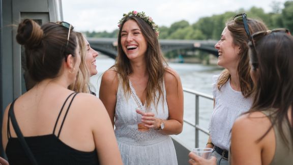 EVJF au fil de l’eau : croisières et séjours fluviaux pour un week-end insolite