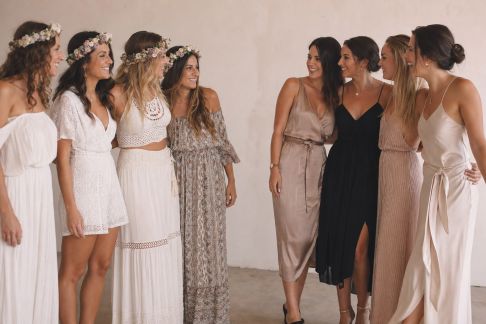 Look bohème ou glamour : quel style adopter pour l’EVJF ?
