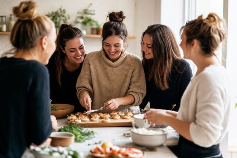Défis culinaires pour un EVJF gourmand et convivial : recettes et mises en scène ludiques