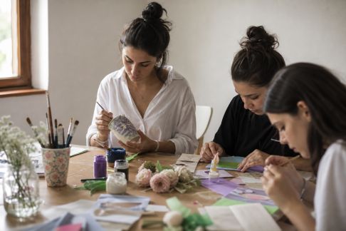 Idées d'ateliers DIY pour un moment créatif entre amies