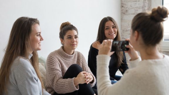 Réaliser une vidéo témoignage des participantes pour la future mariée